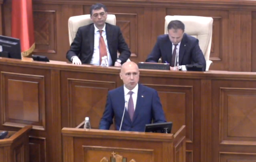 Majoritatea parlamentara nu va participa la sedinta in care urmeaza sa fie examinata motiunea de cenzura depusa de socialisti impotriva Guvernului Filip. Platforma DA a anuntat proteste in fata Parlamentului