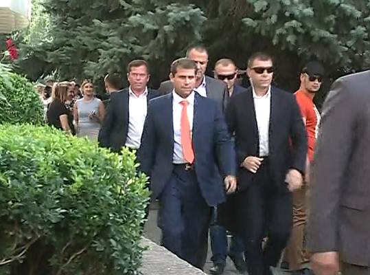 Igor Grigoriev, sustine ca Ilan Sor a transforamt Primaria intr-o filiala a Holdingului sau, iar magazinele sociale, ar genera pierderi de sute de mii de lei. Care a fost reactia lui Ilan Sor - VIDEO