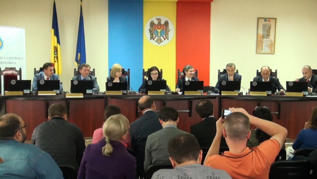 Patru candidati la functia de sef al statului au fost respinsi astazi de catre CEC, iar alti 4 independenti se vor regasi in buletinele de vot