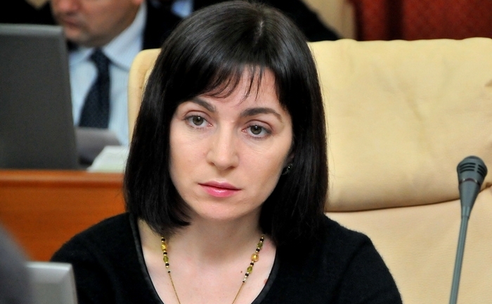 Dupa ce Igor Dodon a numit-o carierista, Maia Sandu ii da replica: "antioligarhul" care face plecaciuni in fata lui Plahotniuc 