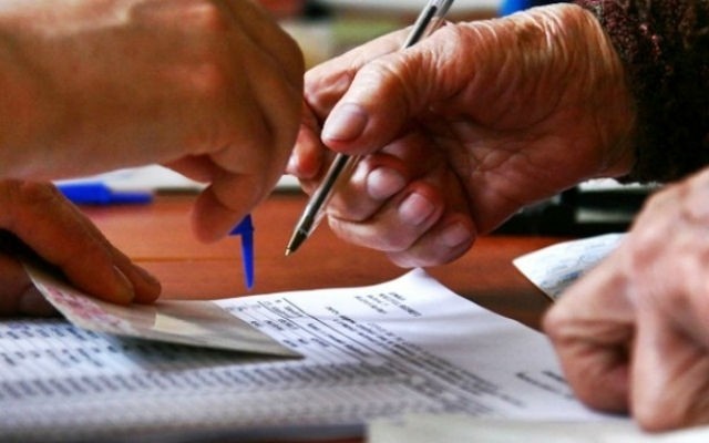 Solicitarea PD catre CEC. Cati morti se regasesc in listele cu semnaturi ale fiecarui candidat la prezidentiale. Lupu - exemplar, Popenco - codasa
