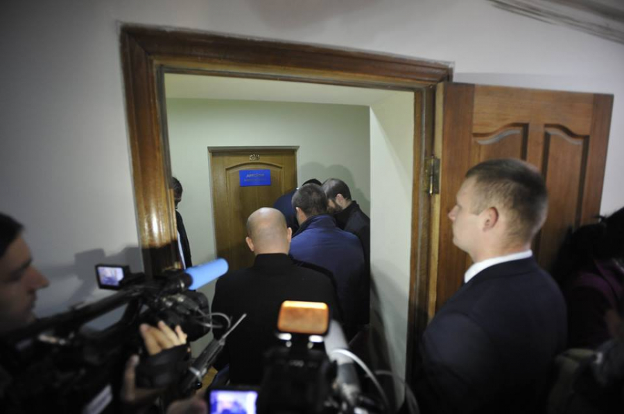 GALERIE FOTO. Sedinta de judecata in cazul lui Ilan Sor. De data aceasta, fara protestatari, doar cu bodyguarzi