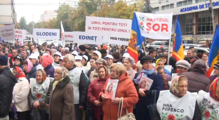 Protest in fata Curtii Supreme de Justitie: "Inna Popenco este presedintele nostru"
