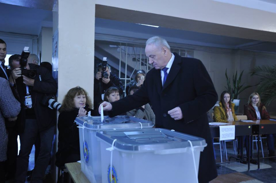 Actualul presedinte Nicolae Timofti si-a ales succesorul: "Am votat pentru linistea si pacea Republicii Moldova" - GALERIE FOTO