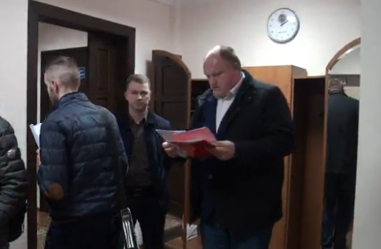 LIVE VIDEO. Socialistii depun la Comisia Electorala Centrala solicitarea repetata de a deschide sectii de votare suplimentare in Rusia
