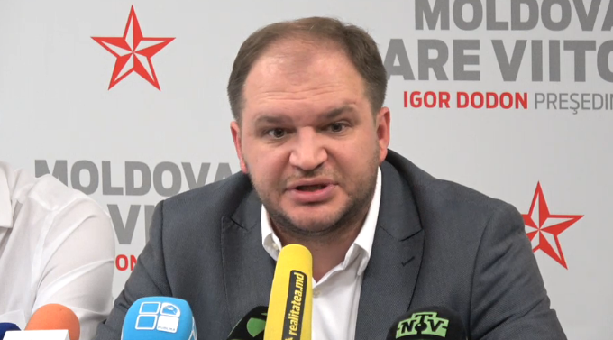 Ion Ceban a criticat activitatea Maiei Sandu ca ministrul al Educatiei: "Au fost inchise scoli, a crescut numarul cadrelor didactice inchise...Va salut Maia Sandu, astea sunt realizarile dumneavoastra"