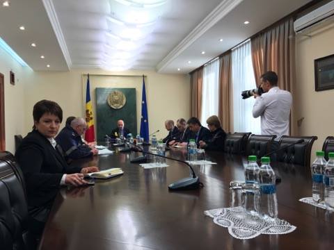 Sedinta extraordinara la Guvern in cazul incendiului devastator de la Ciocana: "Pompierul decedat este primul care a intervenit la fata locului, a spart geamul pentru a intra si a salva cateva persoane"