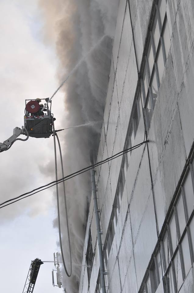 Incendiul DEVASTATOR de la Ciocana, in care un pompier si-a pierdut viata: Momentul operatiunii dificile - GALERIE FOTO