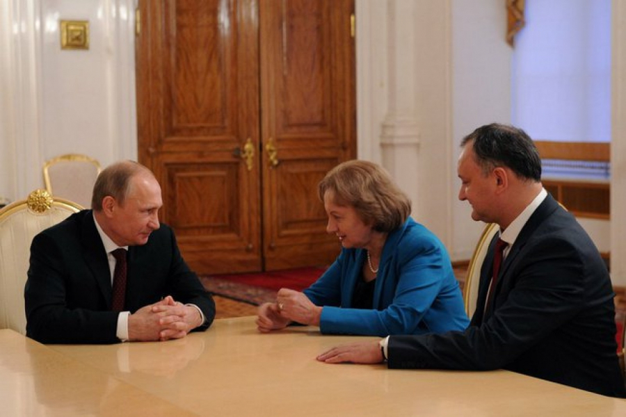 Vladimir Putin l-a felicitat pe Igor Dodon, dupa ce a fost ales presedinte al Republicii Moldova
