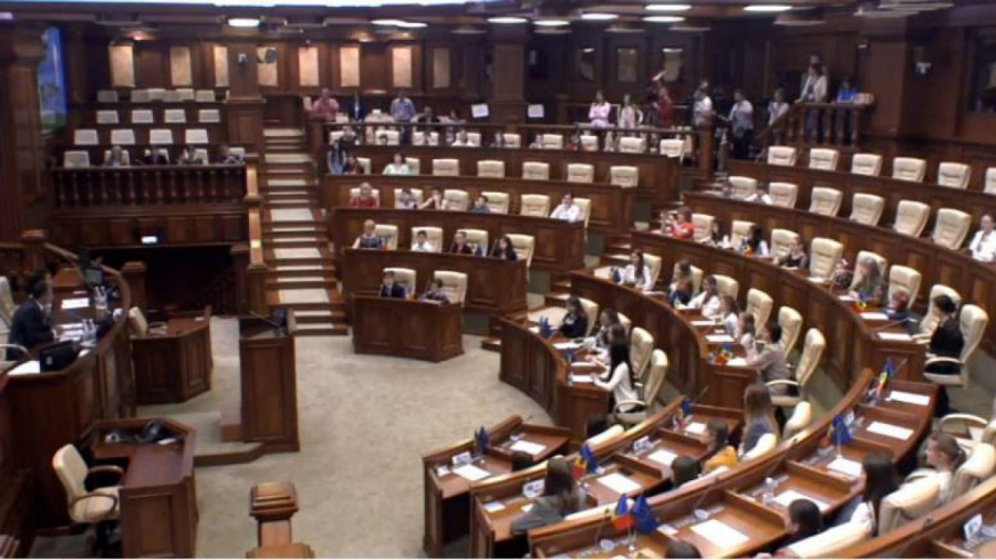 LIVE VIDEO. Prima sedinta a Parlamentului dupa alegerile prezidentiale. Proiectul privind audierea ministrului de Externe si a conducerii CEC privind organizarea alegerilor prezidentiale, NU a trecut