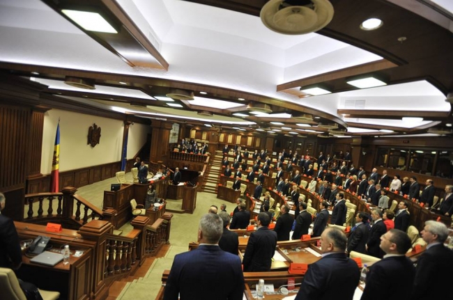 Procurorul General va fi numit de presedintele tarii. Proiectul de lege a fost votat astazi in doua lecturi de Parlament