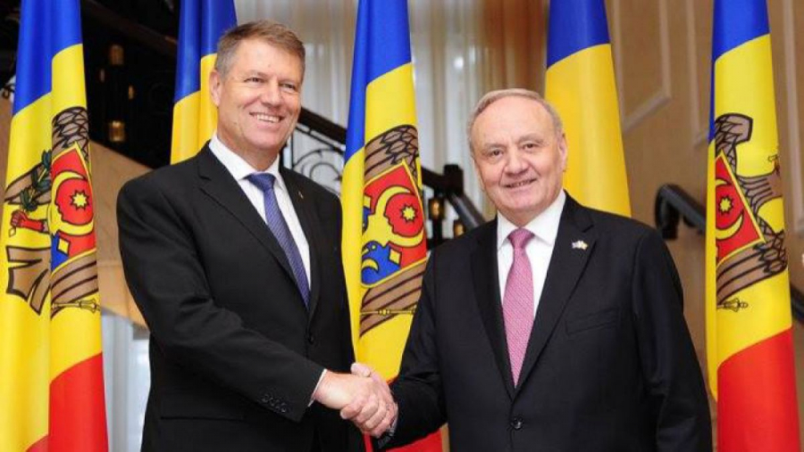 Dupa ce s-a tinut de decorari in ultima perioada, a fost decorat si el! Presedintele Timofti a fost decorat de catre presedintele roman Klaus Iohannis cu cea mai inalta distinctie a statului roman