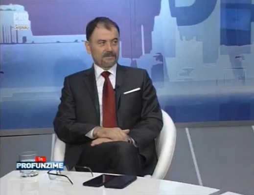 Ministrul Apararii, Anatol Salaru, catre Igor Dodon: "El nu trebuie sa apara intr-un tablou pe perete,  fiindca unii pot sa-l injure iar altii pot sa faca altceva"