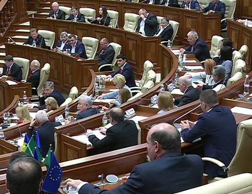 Au votat legi pana seara tarziu! Alesii poporului au decis ca SPPS-ul sa treaca de la presedinte la Guvern. Tot ieri s-a votat in prima lectura si reforma sistemului de pensii