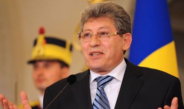 Explicatiile liberalilor: "Salaru a propus bani si favoruri unor deputati PL pentru a destrama partidul. Salaru il informa pe Dodon despre actiunile PL"
