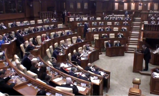 URMARESTE LIVE. Ultima sedinta a Parlamentului din acest an. Ce decizii urmeaza sa ia deputatii de la Chisinau