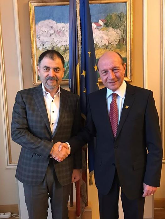 Fostul ministrul al Apararii, Anatol Salaru s-a intalnit cu Traian Basescu: "O tema abordata a fost construirea unei noi structuri politice" - FOTO 