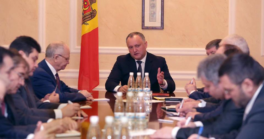 Dupa fiecare vizita de peste hotare, Dodon se intalneste cu ambasadorul rus. Astazi si-a dat intalnire cu diplomatii statelor ex-sovietice, printre care si Farit Muhametsin - GALERIE FOTO