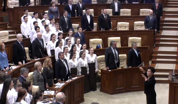 URMARESTE LIVE. Dupa o lunga vacanta, alesii poporului revin la Parlament. Prima sedinta din sesiunea primavara - vara