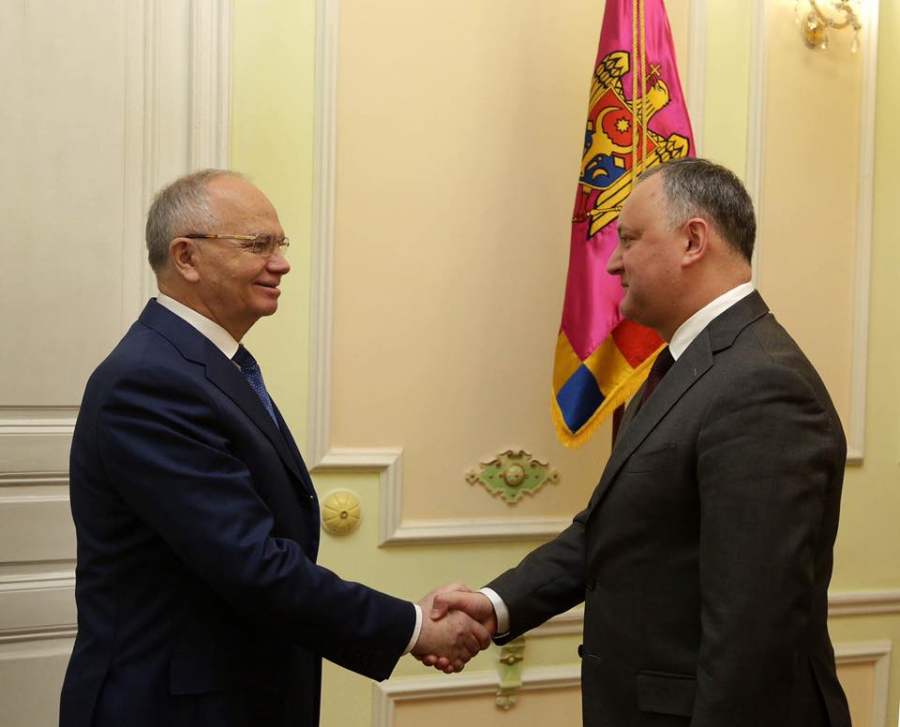 Igor Dodon s-a intalnit din nou cu ambasadorul Rusiei la Chisinau. "Am facut un schimb de opinii pe marginea evolutiei relatiilor de colaborare moldo-ruse" - FOTO 