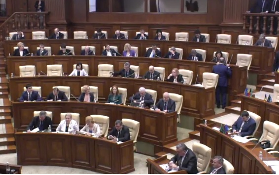 URMARESTE LIVE. Ce decizii urmeaza sa ia alesii poporului astazi la sedinta Parlamentului