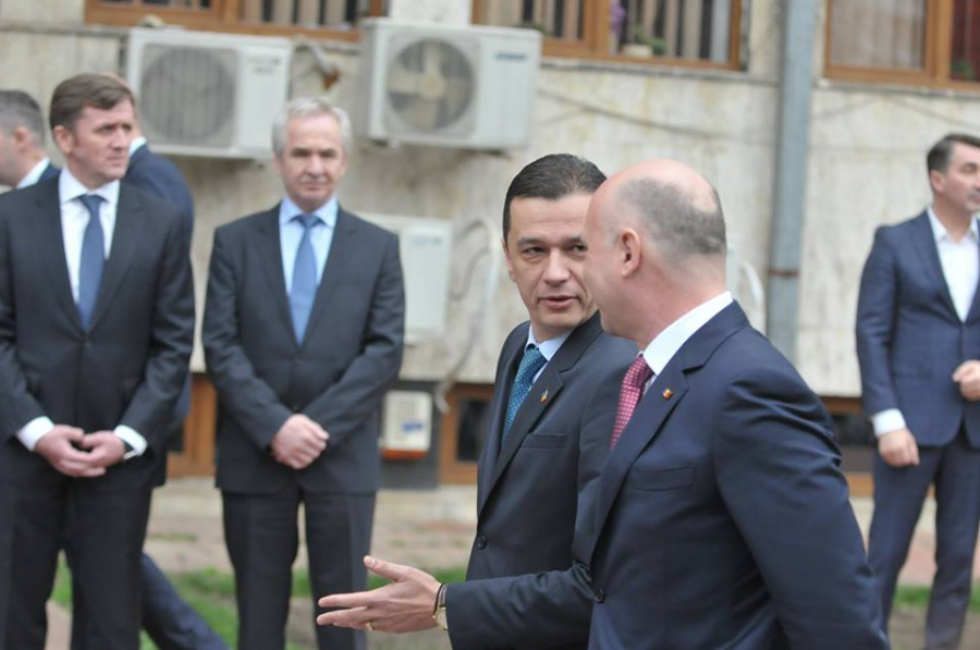 Intrevederea dintre premierul Pavel Filip si omologul sau roman Sorin Grindeanu, la Piatra Neamt - GALERIE FOTO