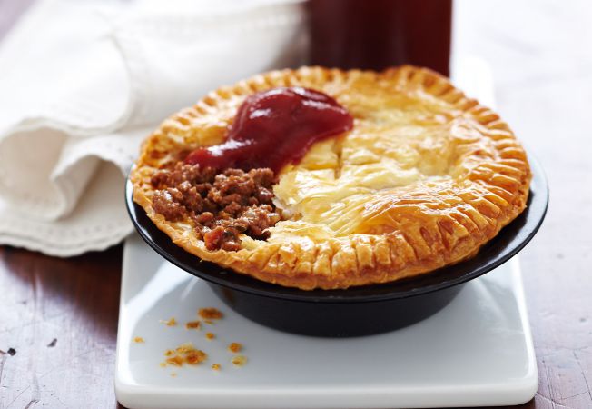 Placinta cu carne de miel, ideala pentru masa de Paste