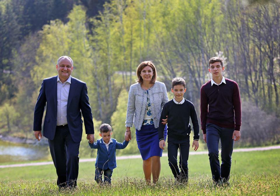 Mesajul presedintelui Dodon de Paste: "Suntem prea putini, ca sa ne dezbinam si suntem prea apropiati unii de altii, ca sa ne dusmanim"