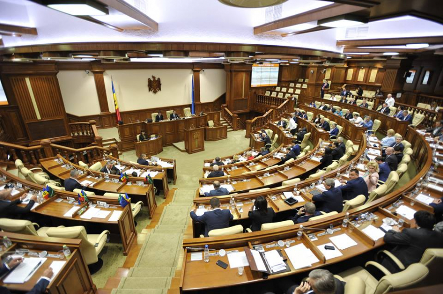 Momentul in care este votat, in prima lectura, proiectul de lege privind votul uninominal - GALERIE FOTO
