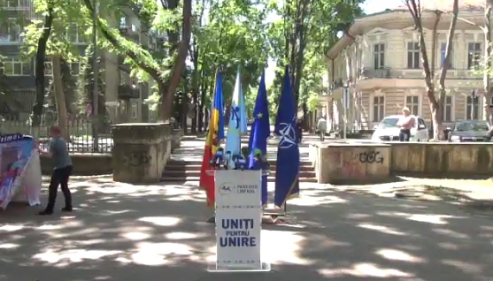 URMARESTE LIVE. Liderul Partidului Liberal, Mihai Ghimpu, sustine o conferinta de presa