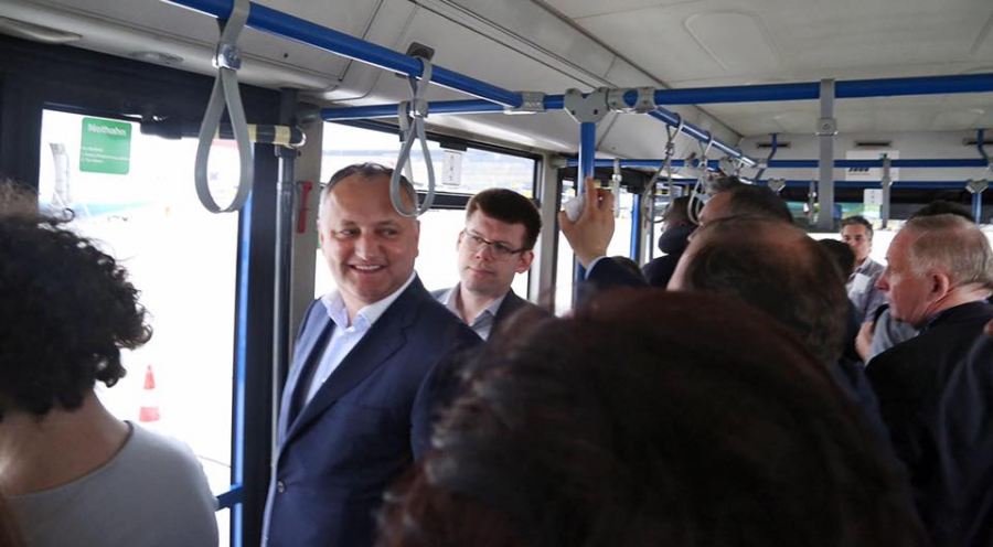 Reactia lui Igor Dodon dupa perchezitiile CNA de la Primarie: "Noutatile bune de la Chisinau, le-am aflat in drum spre Budapesta" - FOTO 