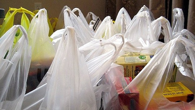 A inceput lupta contra pungilor din plastic - Monitorul Fiscal