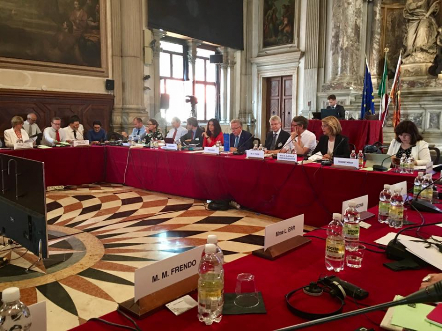 Alexandru Tanase, la Venetia: Comisia ar urma sa prezinte astazi concluziile finale asupra proiectului privind sistemul mixt de vot, dar si asupra propunerii lui Dodon privind modificarea Constitutiei - FOTO
