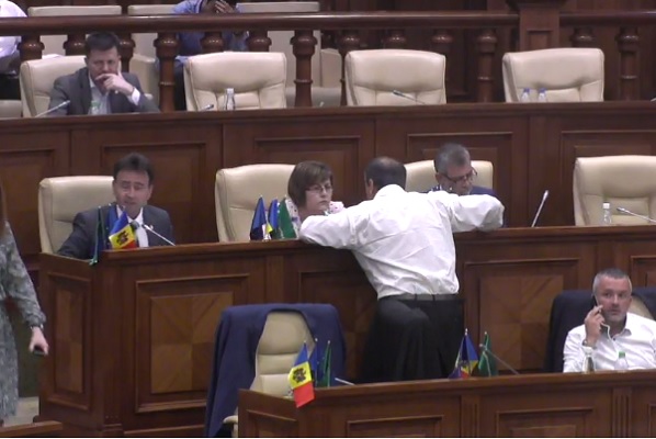 URMARESTE LIVE. Sedinta Parlamentului de astazi, 30 iunie