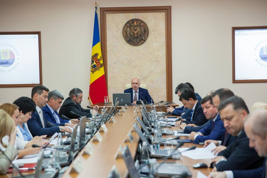 Reforma Guvernului, in Parlament. Voronin: La noi acum e "bardak"! Pe urma ce va fi? Toti vor fi generali, nu vor raspunde de nimic si doar vor da indicatii