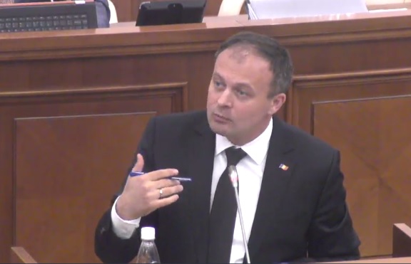 URMARESTE LIVE. Ce dezicii urmeaza sa ia alesii poporului, astazi, la sedinta Parlamentului