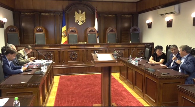 URMARESTE LIVE. Curtea Constitutionala decide daca va fi sau nu va fi referendumul lui Igor Dodon