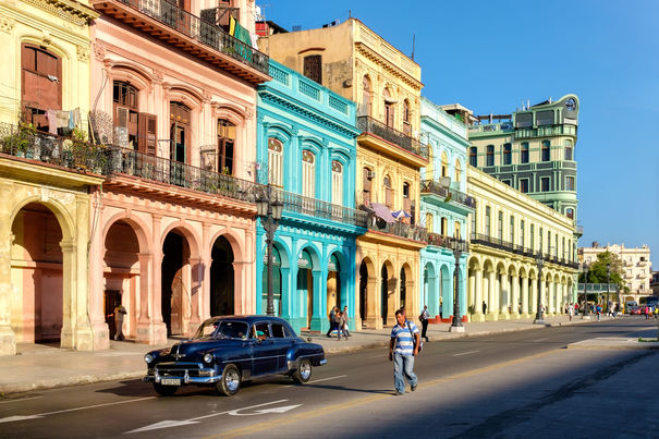Posibil atac sonic in Cuba. Cel putin un diplomat canadian si mai multi oficiali americani au suferit tulburari de auz