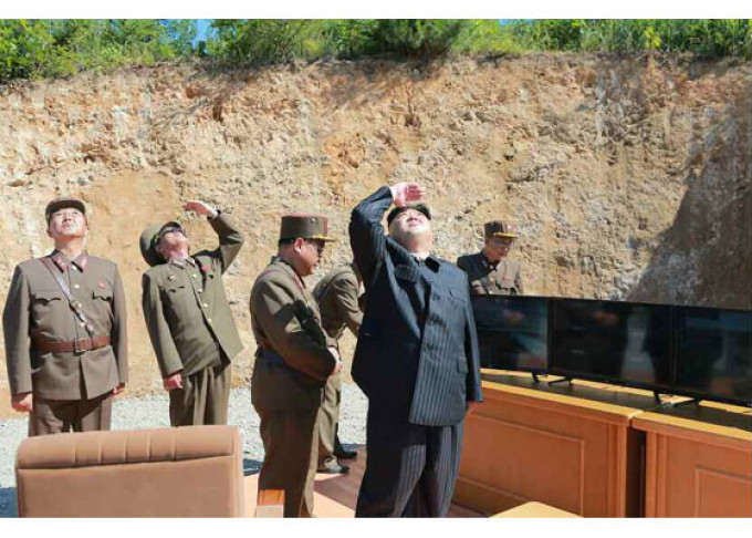 Coreea de Nord a lansat 3 rachete, toate un esec