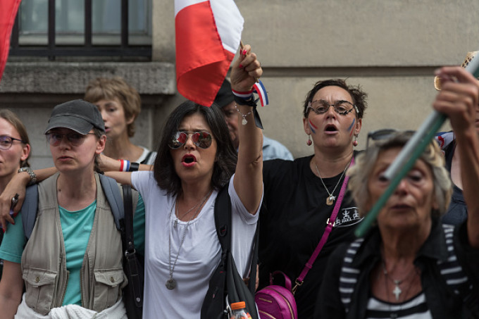 Sotiile militarilor, nemultumite de " conditiilor deplorabile" din armata franceza