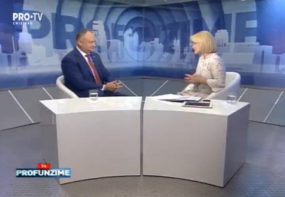 Replici intre Lorena Bogza si Igor Dodon: "- Intr-un articol pe DW scrie ca rezultatele unui referendum pentru demiterea dvs vor arata asa cum vrea Plahotniuc. Va va devora. - E o situatie comica"