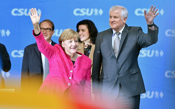 Angela Merkel castiga alegerile in Germania, dar pierde aliatul sau la guvernare. AfD, partidul de extrema-dreapta, devine a treia forta politica. Discursul de victorie - VIDEO