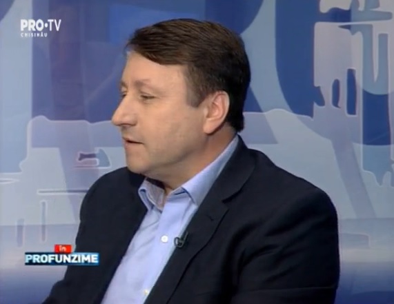 Igor Munteanu: "Putem presupune ca asupra lui Policinschi se exercita niste presiuni. In ultimul an, circa 40 % din toti primarii au trecut spre PD"