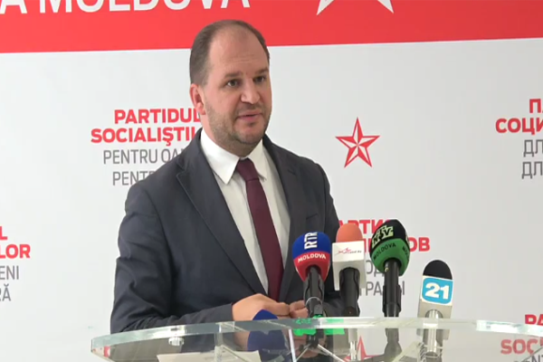 Ion Ceban, despre partidele care nu vor participa la referendumul de demitere a lui Chirtoaca: "Sunt complicii lui Chirtoaca, situatia e similara cu cea a furtului miliardului. PD-ul, prin influenta sa, il va scutura frumusel si il va scoate"