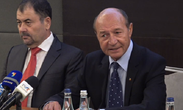 Basescu vrea sa duca partidul lui Salaru in Parlament, dupa alegeri: "Nu sunt naiv sa zic ca vrem sa castigam alegerile, in Romania am luat un partid de 4% si l-am dus la 36%, la guvernare. Drumul spre Vest trece prin Bucuresti."