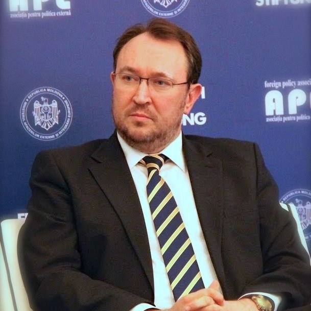 Alexandru Tanase: "Conventia Europeana: de la un pact colectiv impotriva totalitarismului la legea europeana a drepturilor"