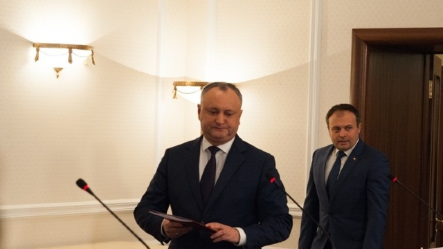 Dodon, nevoit sa-i faca loc lui Candu la Resedinta de Stat. Eugen Sturza depune juramantul de ministru astazi, la pranz