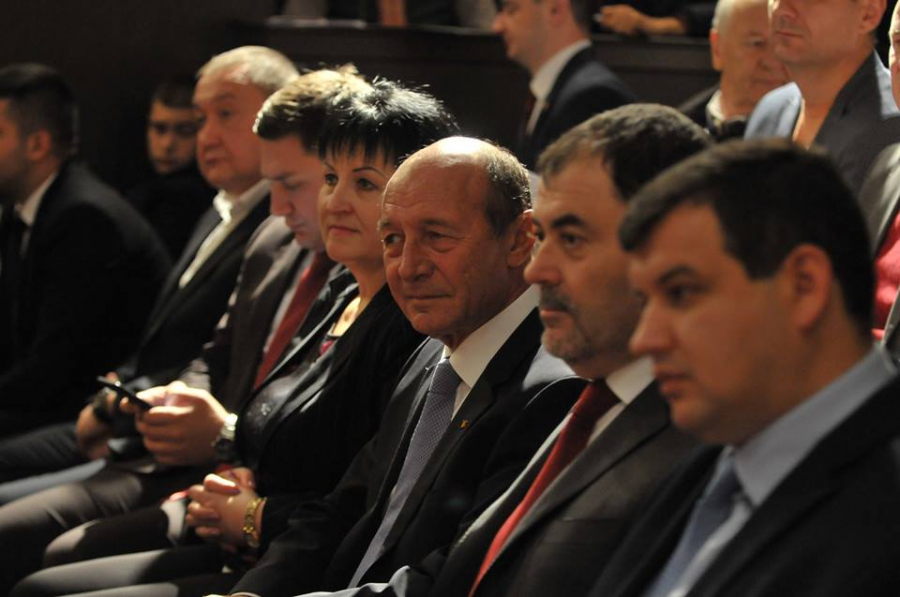 Presedintele de onoare al PUN, Traian Basescu, a participat astazi la Conferinta Nationala privind constituirea Organizatiei de tineret a PUN - GALERIE FOTO