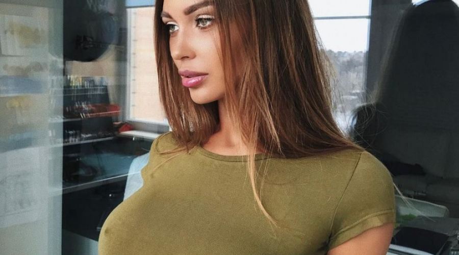 Cristiano Ronaldo a fost refuzat de aceasta bomba sexy! Nu i-a dat nicio sansa desi e un super "atacant" - FOTO