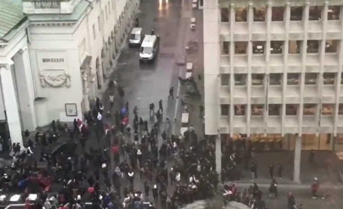 Bataie generala in Bruxelles. Zeci de tineri au fost retinuti